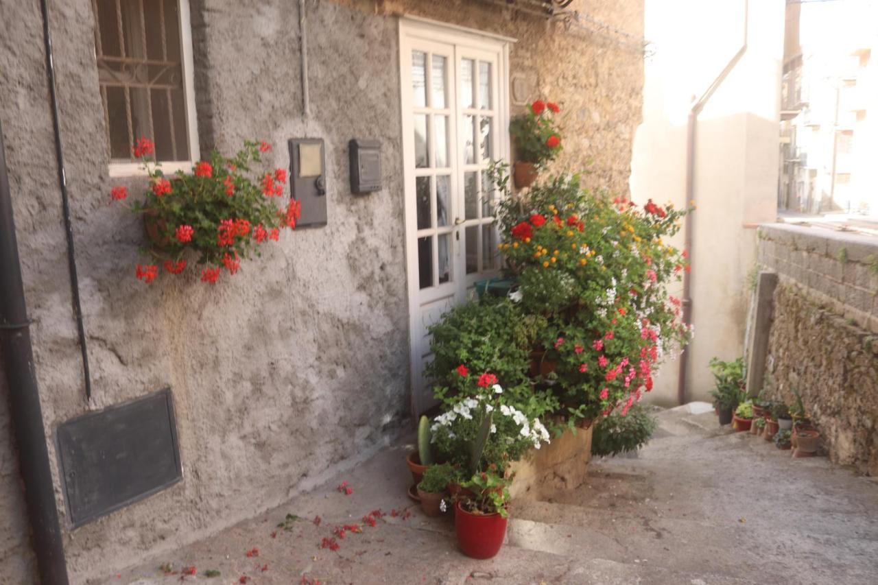 Marianna Hotel Isnello Exterior photo